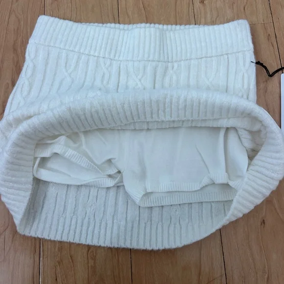 ALO Yoga Cream Ribbed Mini Pencil Skirt - Picture 4 of 4